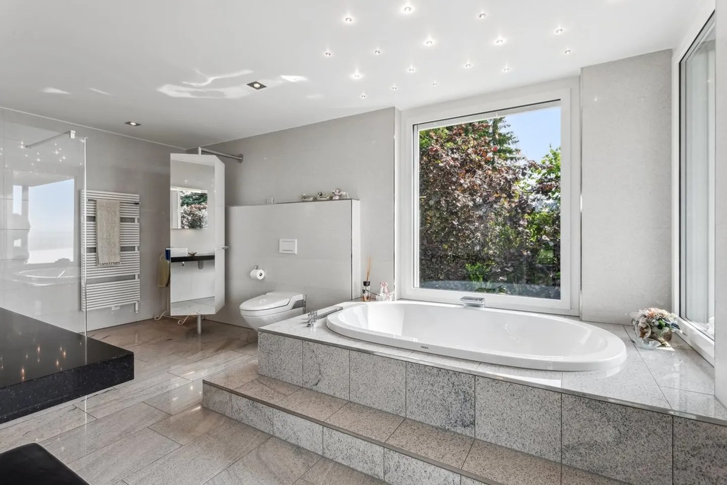 Villa contemporanea prestigiosa con vista mozzafiato sul lago di Morat - Foto 5 di 11