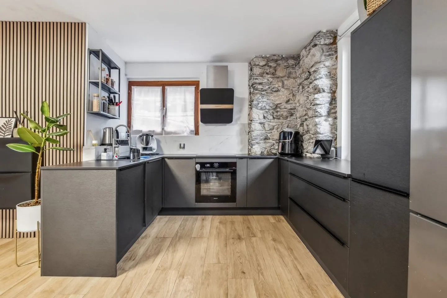 Casa di villaggio ristrutturata con charme nel cuore di Chalais - Foto 1 di 6
