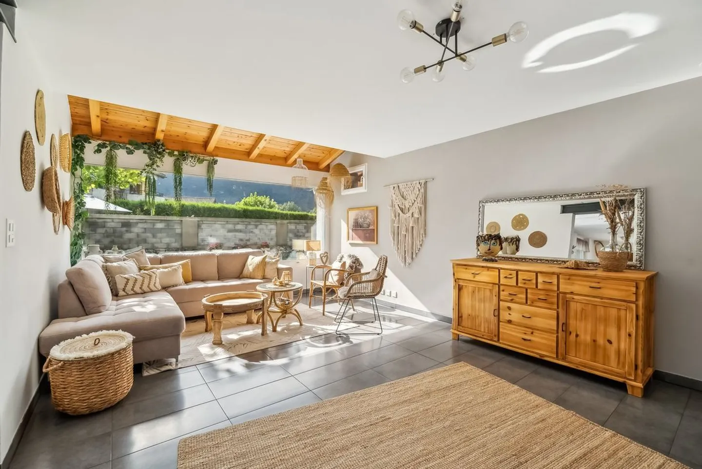 Komfort, Raum und Eleganz: Entdecken Sie diese einzigartige Villa in Fully - Foto 1 von 10