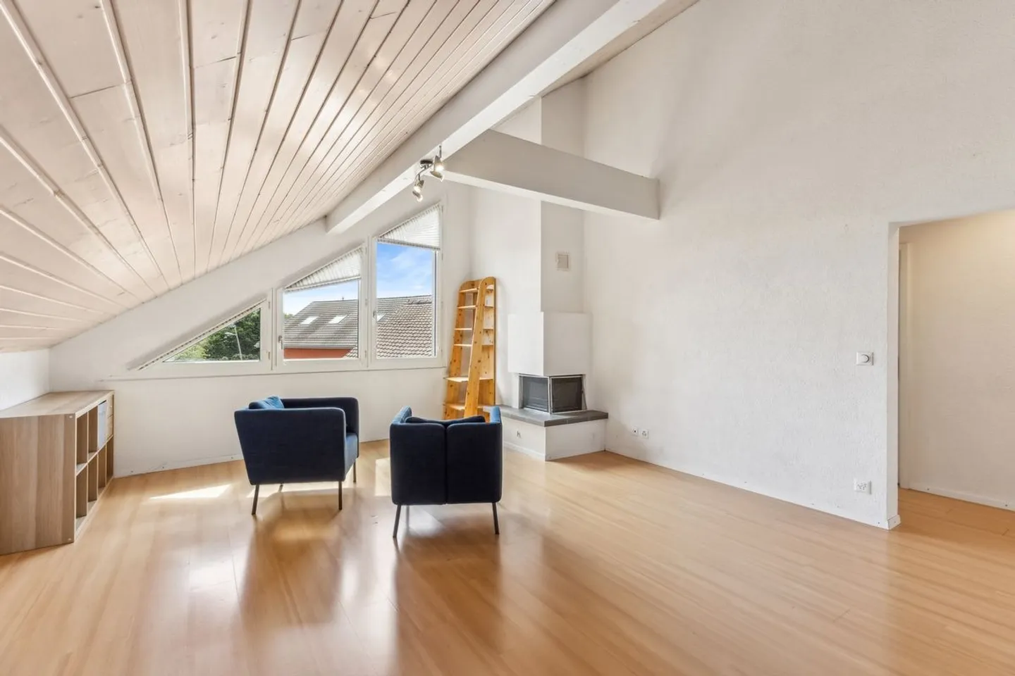 Superbe attique traversant de 110 m² à Penthaz - Photo 1 sur 10