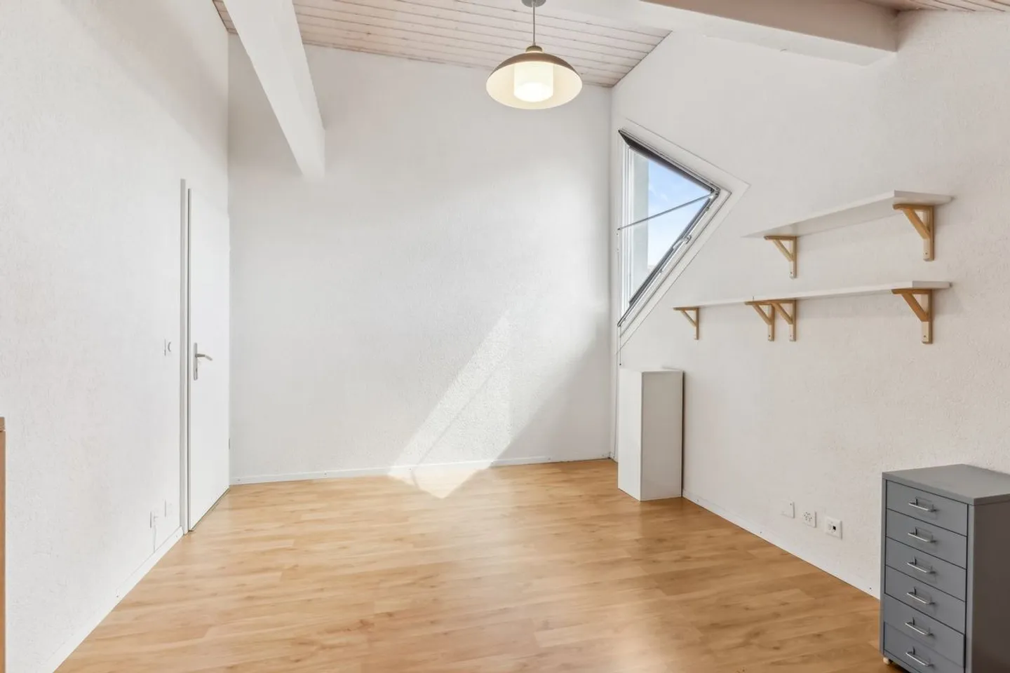 Superbe attique traversant de 110 m² à Penthaz - Photo 6 sur 10