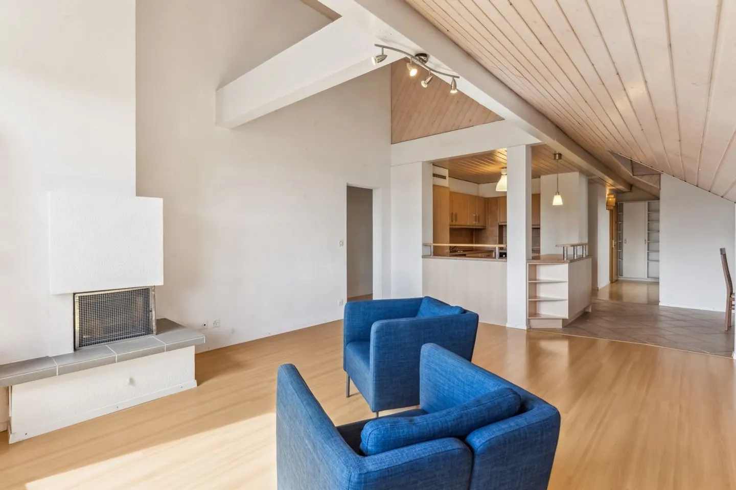 Superbe attique traversant de 110 m² à Penthaz - Photo 2 sur 10