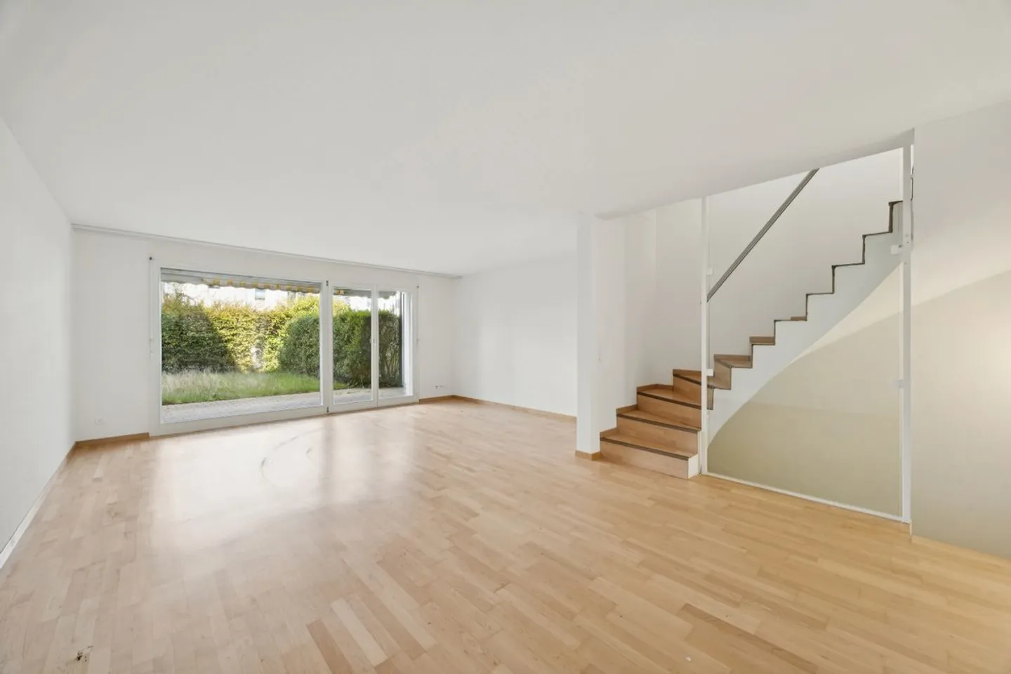 Corner House in a Quiet and Family-Friendly Neighborhood - Photo 3 of 12