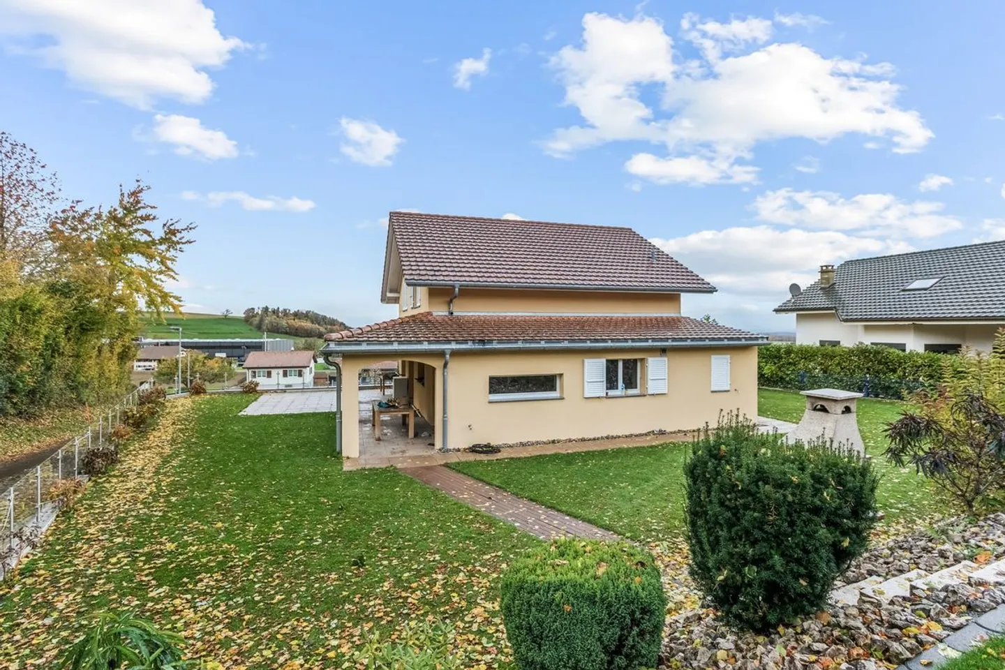 Moderne und Helle Einfamilienvilla, Dominante Lage - Foto 2 von 6