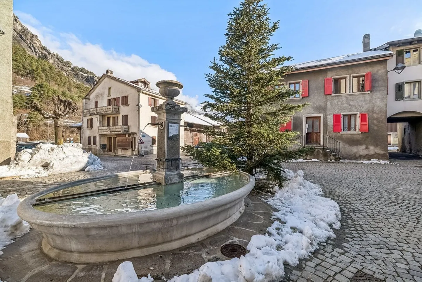 Semi-detached house in Sembrancher - Key location - Photo 1 of 10