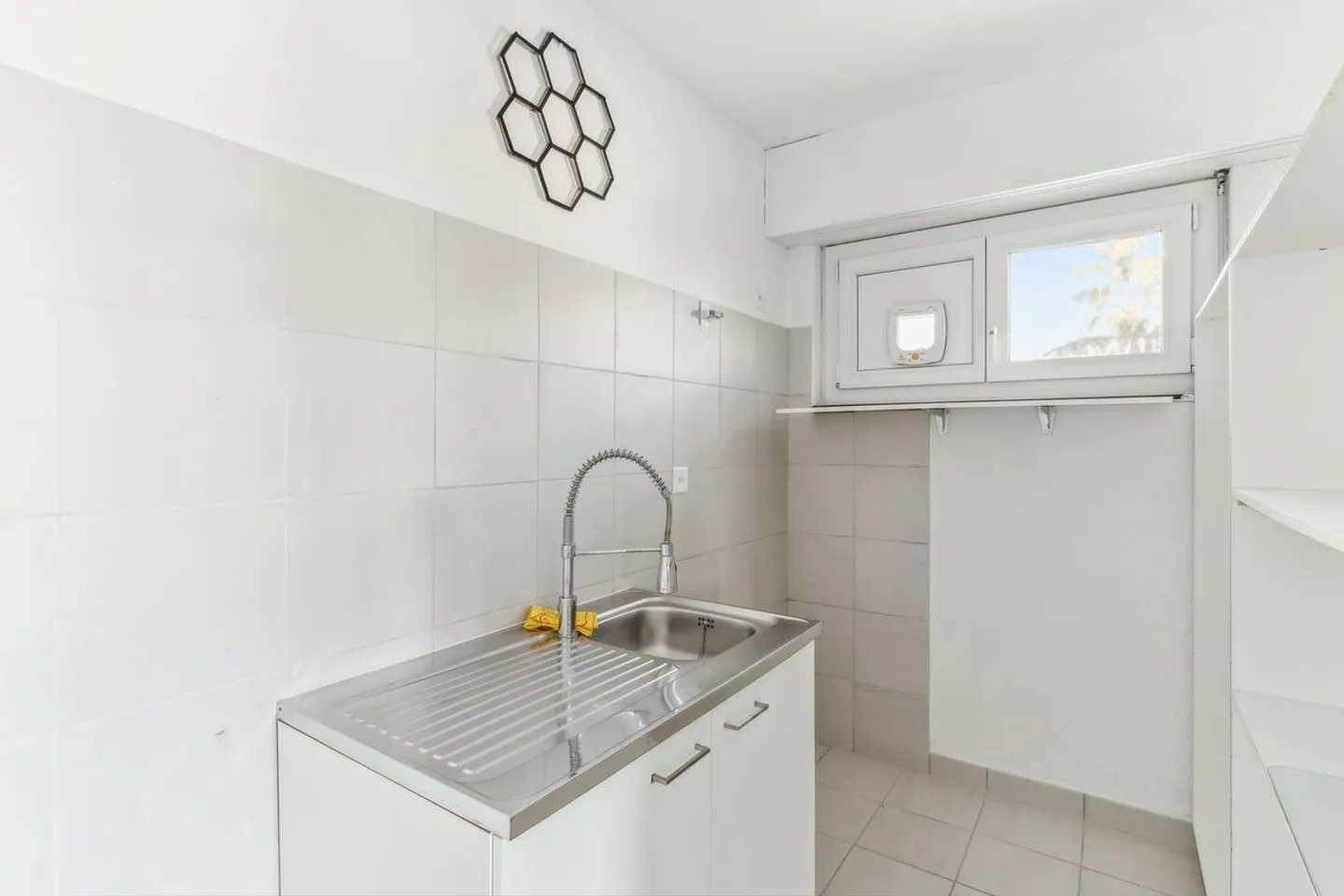 Appartement lumineux de 3.5 pièces avec terrasse et terrain privatif à Mollens - Foto 8 di 10