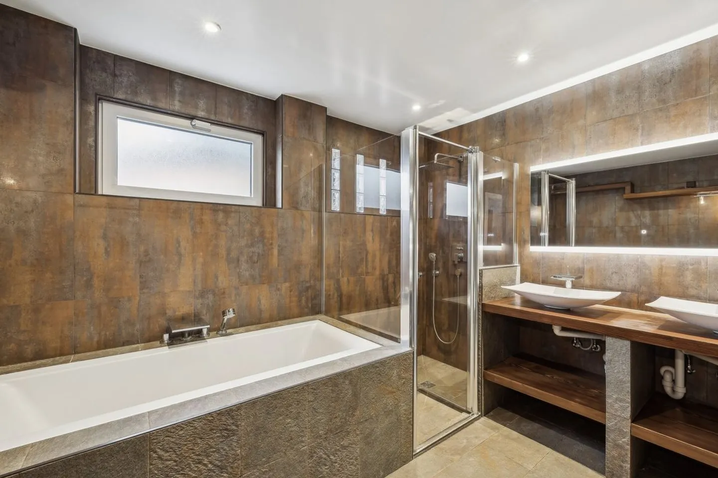 Charme et confort à Chernex : Panorama unique et espaces généreux - Photo 8 sur 10