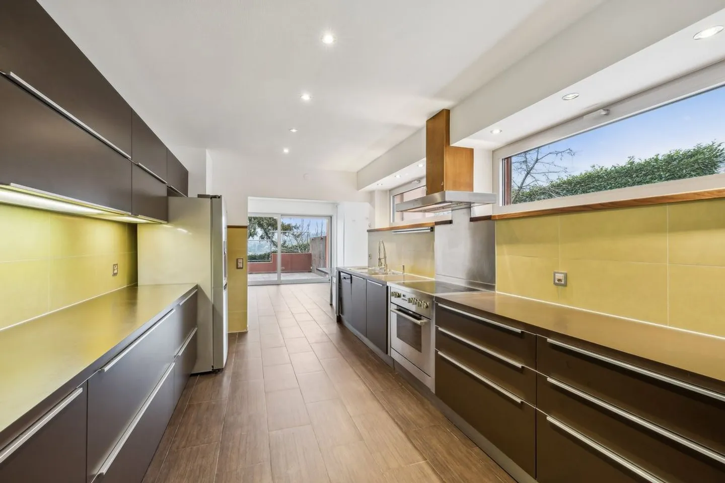 Charme et confort à Chernex : Panorama unique et espaces généreux - Photo 4 sur 10