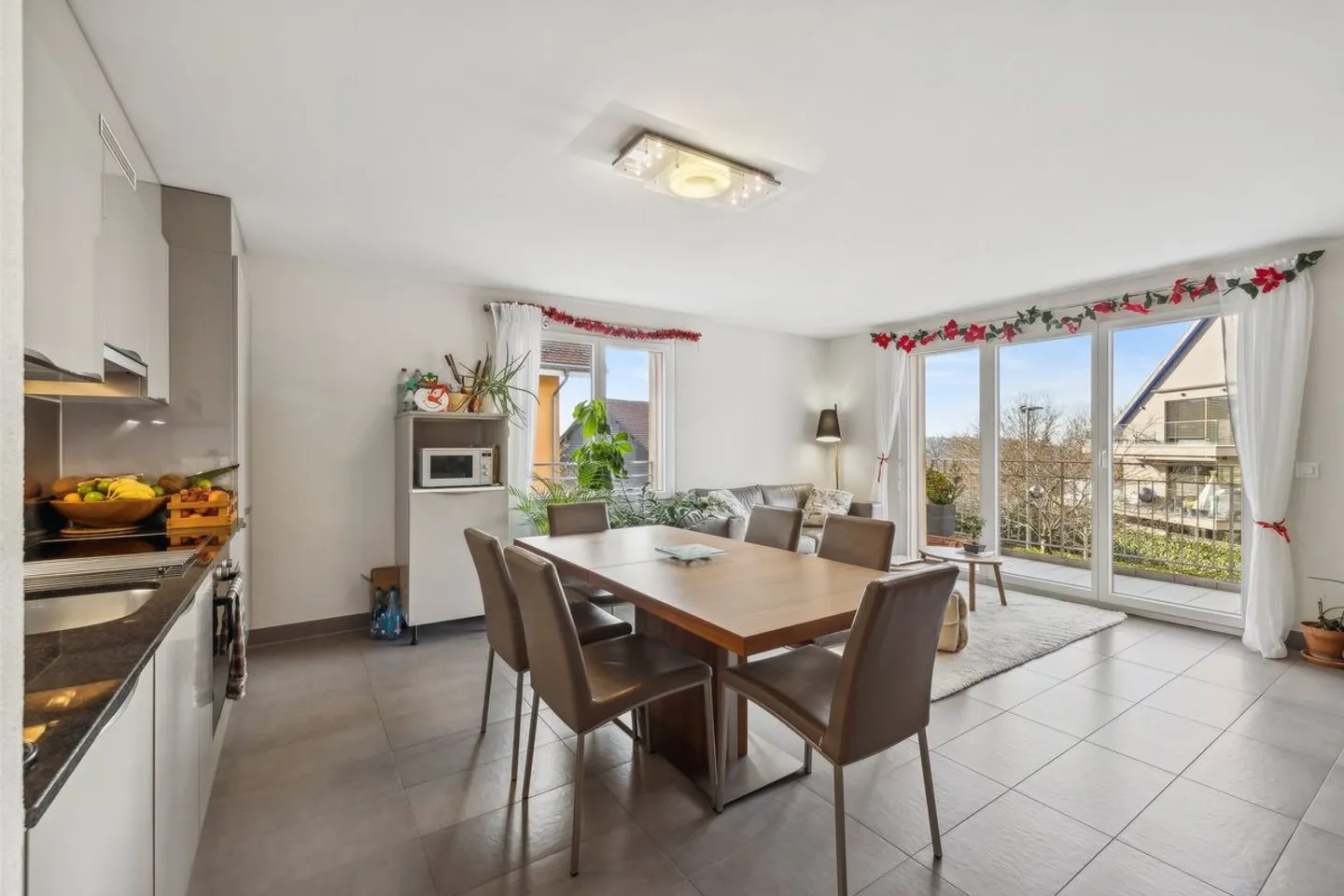 Bright and Modern 3.5 Room Apartment in Froideville - Photo 2 of 10