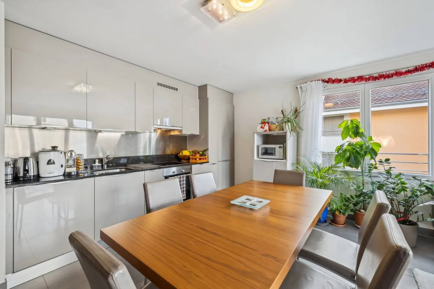 Bright and Modern 3.5 Room Apartment in Froideville - Photo 3 of 10