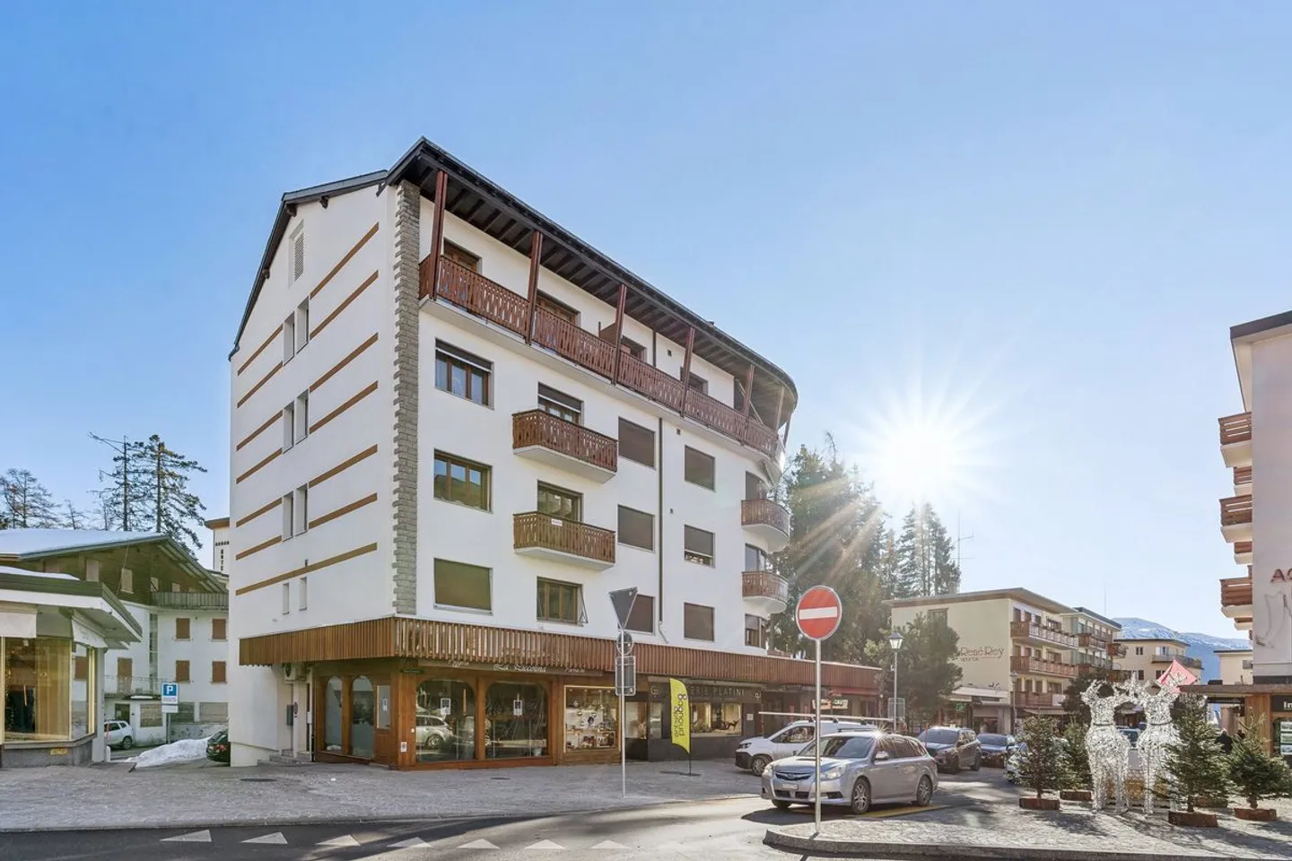 Rare opportunity in the heart of Crans-Montana - Photo 9 of 10