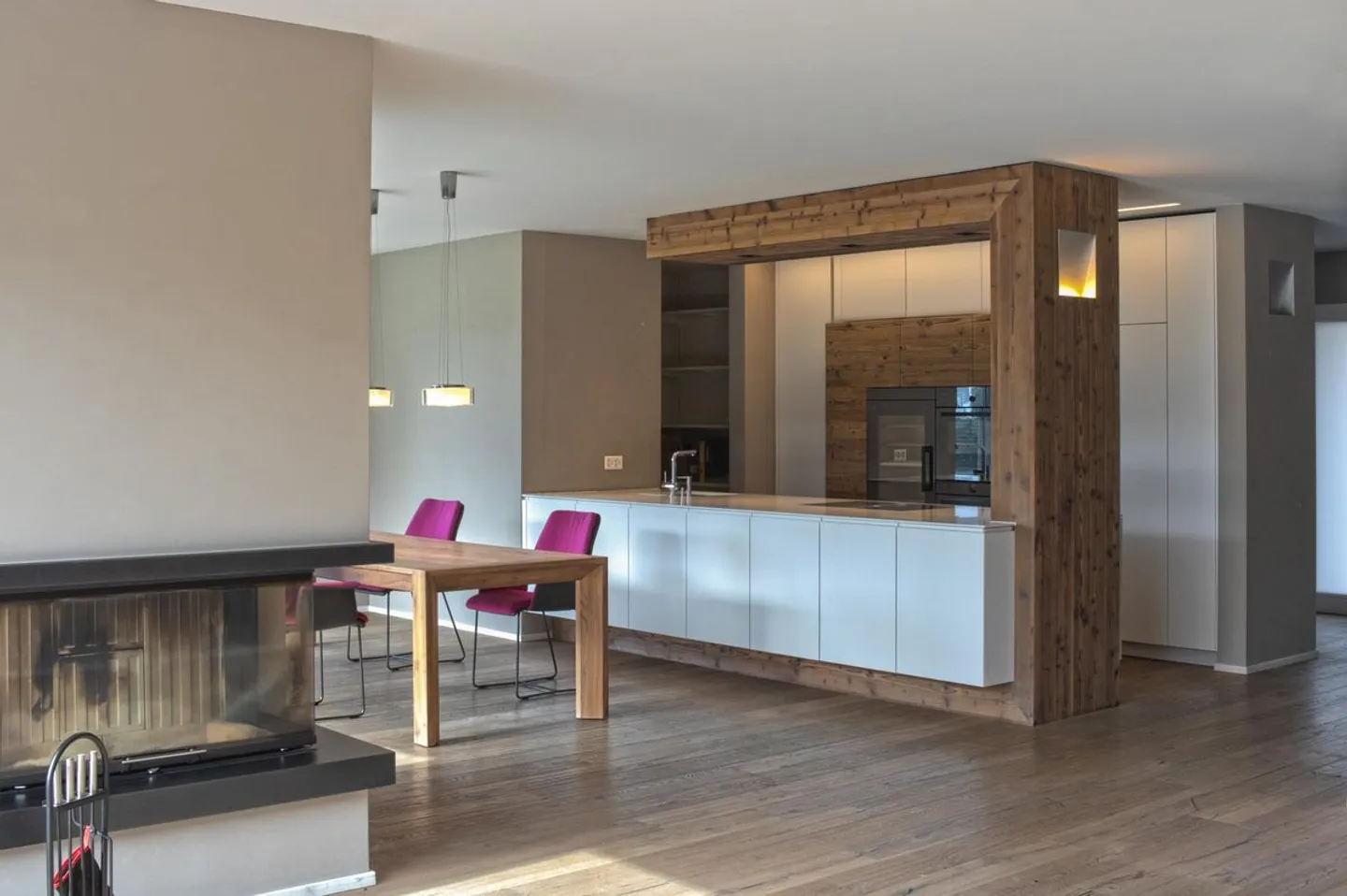 Casa bifamiliare esclusiva in una posizione privilegiata a Erlenbach - Foto 1 di 13