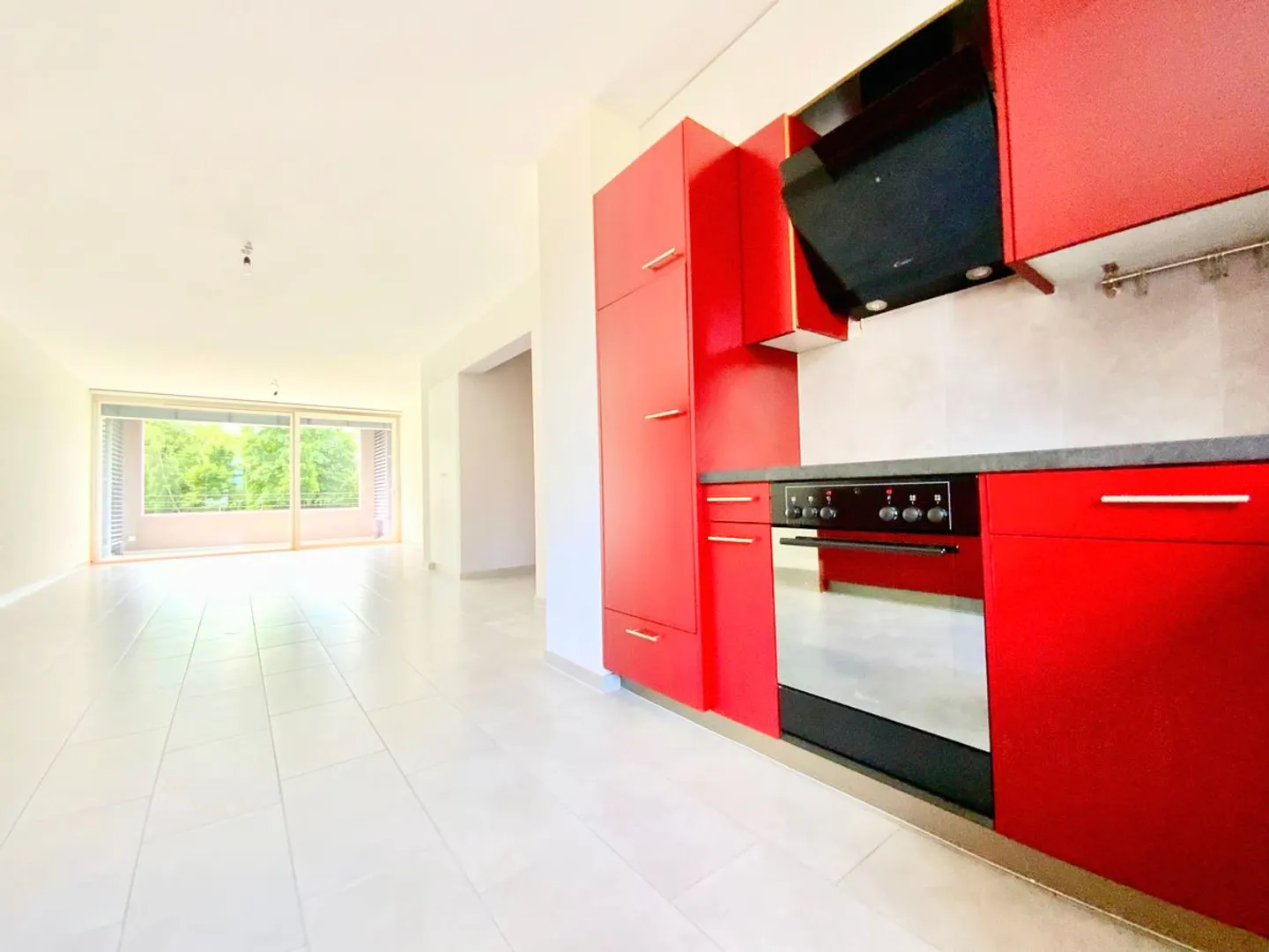 Bright 4 ½ of 110m2 with parking space! - Photo 1 of 11