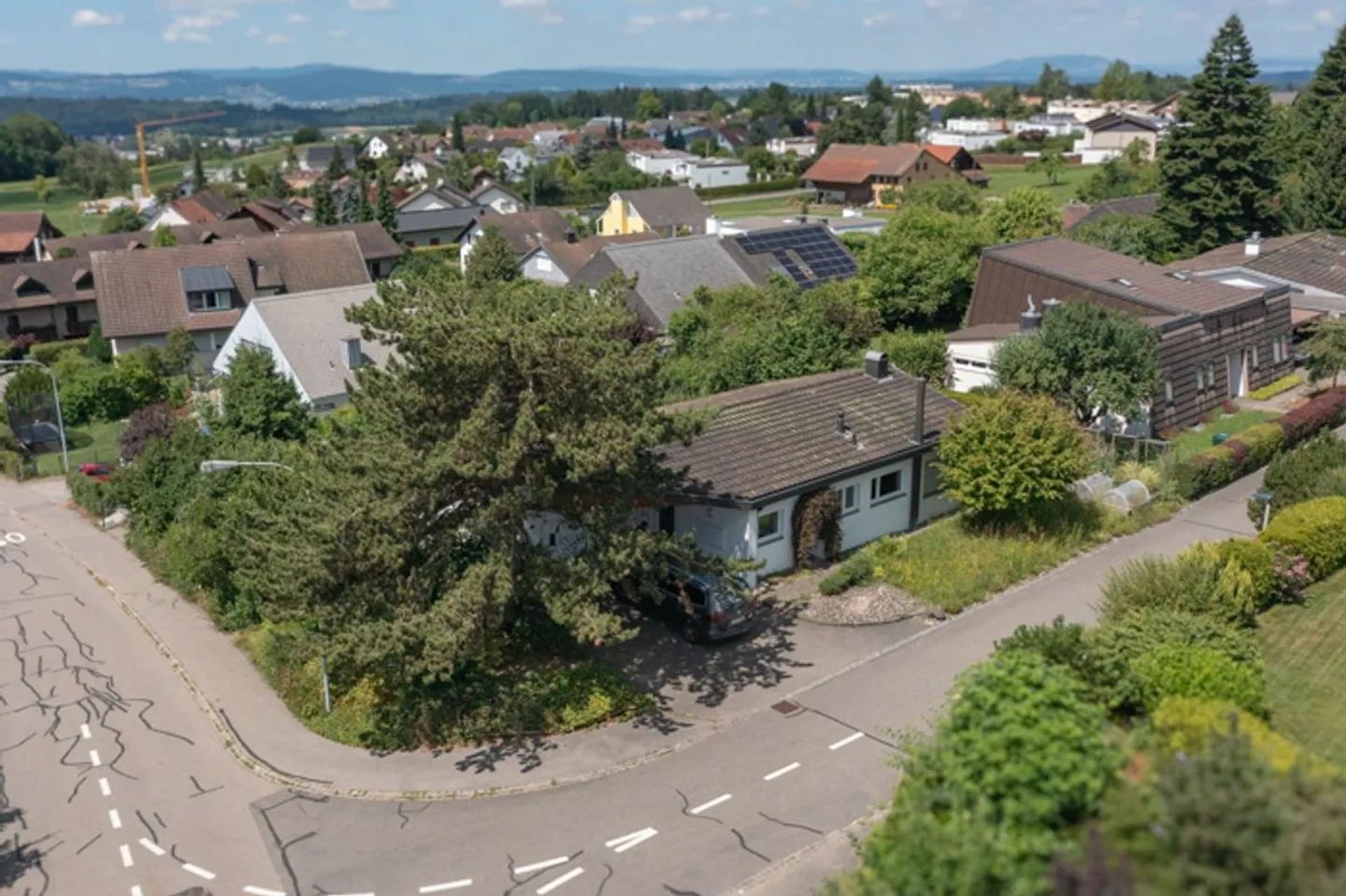maison individuelle nécessitant des rénovations sur 854 m2 de terrain à bâtir - Photo 3 sur 4