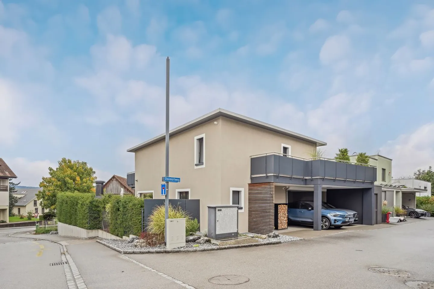 Dreamlike single-family house in Jonen with swimming pool and breathtaking view - Photo 2 of 11