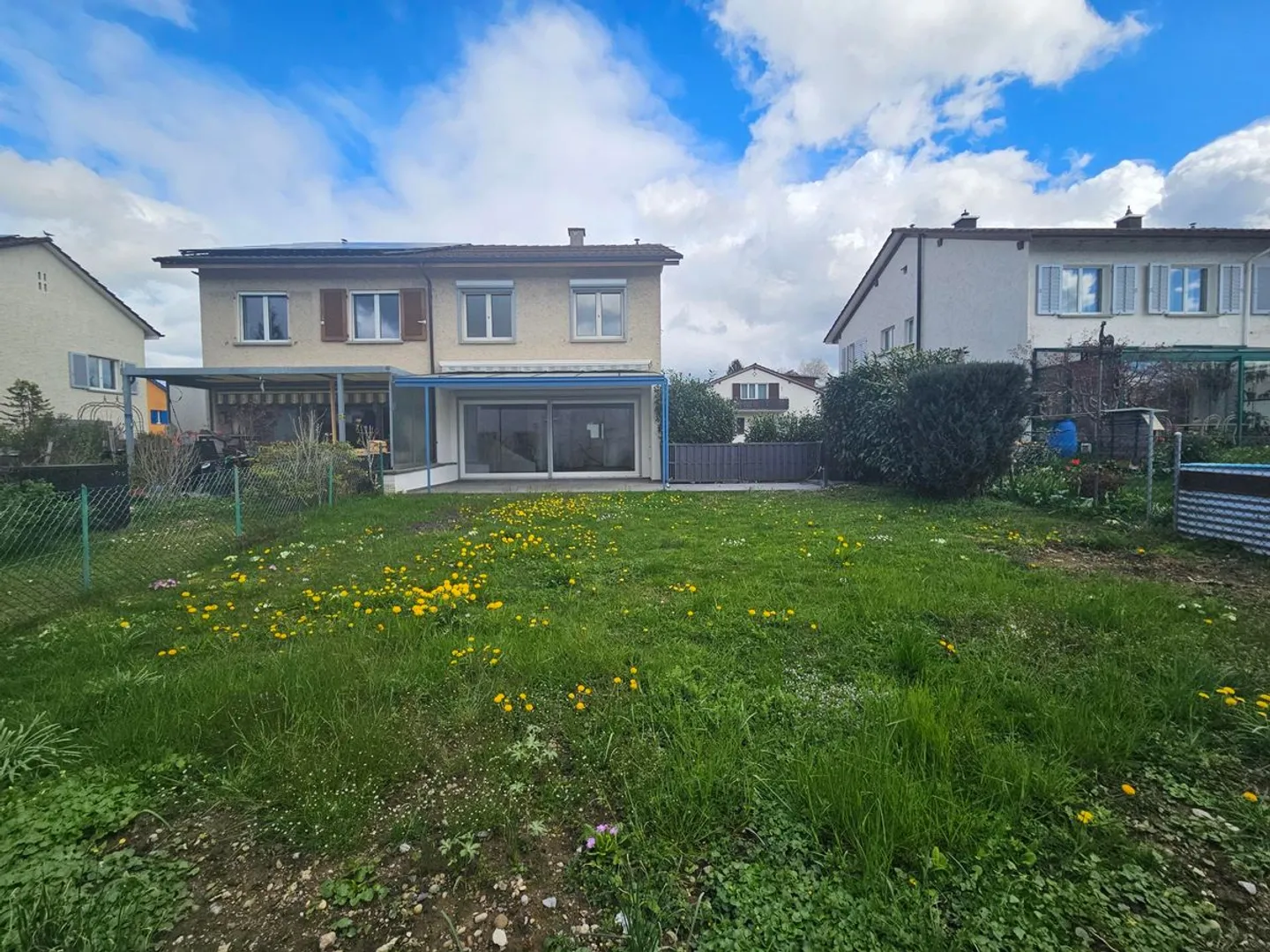 Familienfreundliches Doppelhaus in Zentraler Lage - Foto 1 von 13