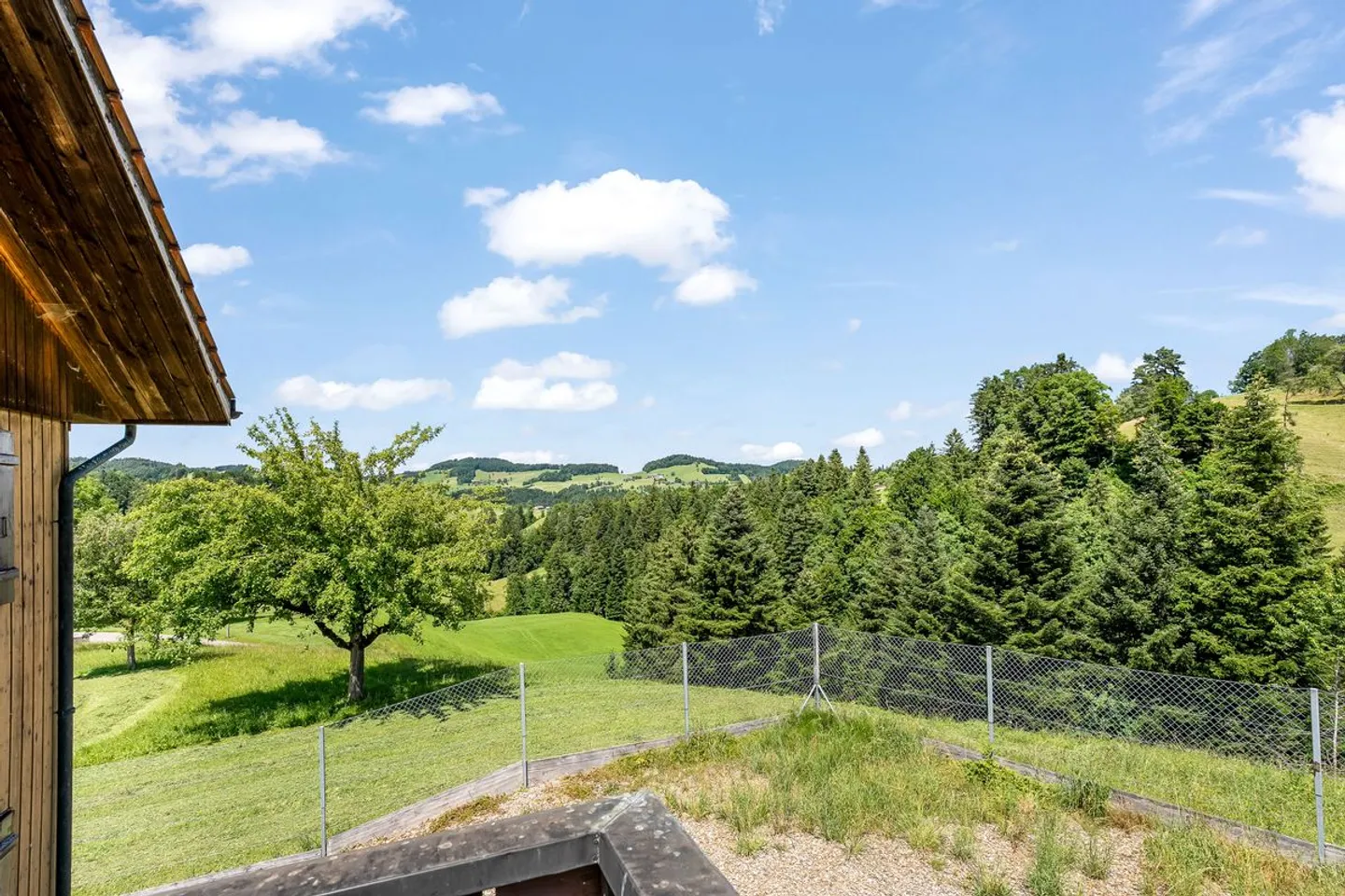 Ce bijou immobilier est une oasis de rêve et unique dans la nature - Photo 1 sur 13