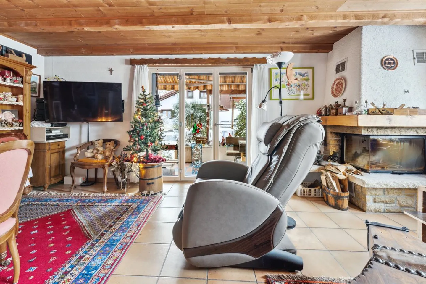 "With Right of Habitation" Beautiful Apartment with Terrace at the Entrance of the Village - Photo 2 of 5