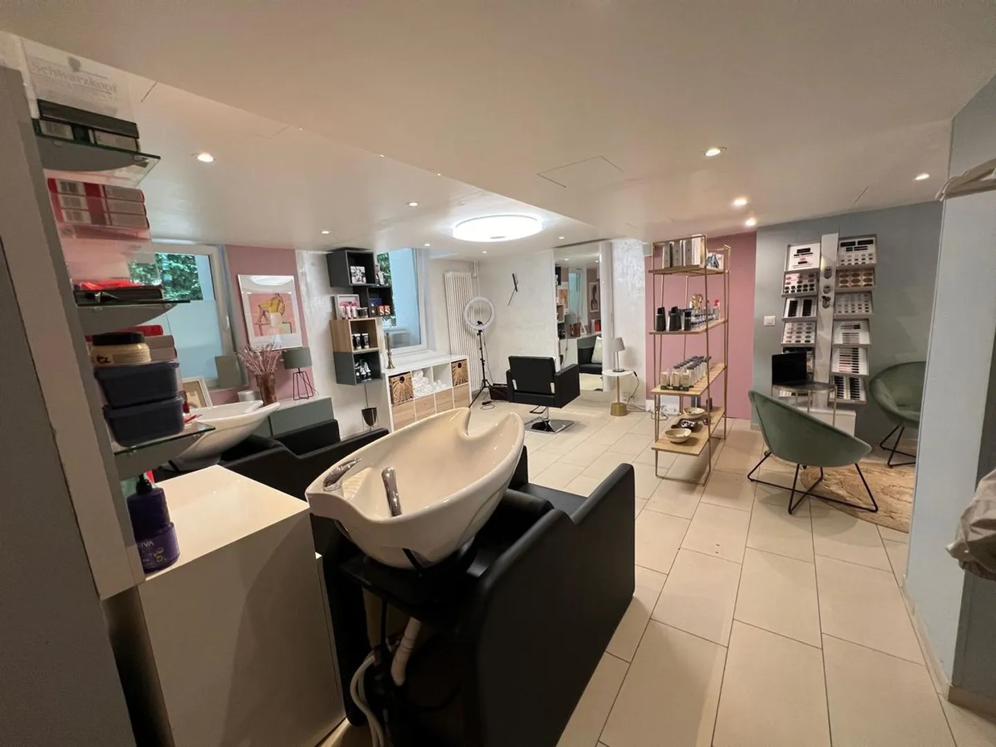 DEIN NEUER ARBEITSPLATZ ALS EIGENSTÄNDIGE/R COIFFEUR - Foto 2 von 4
