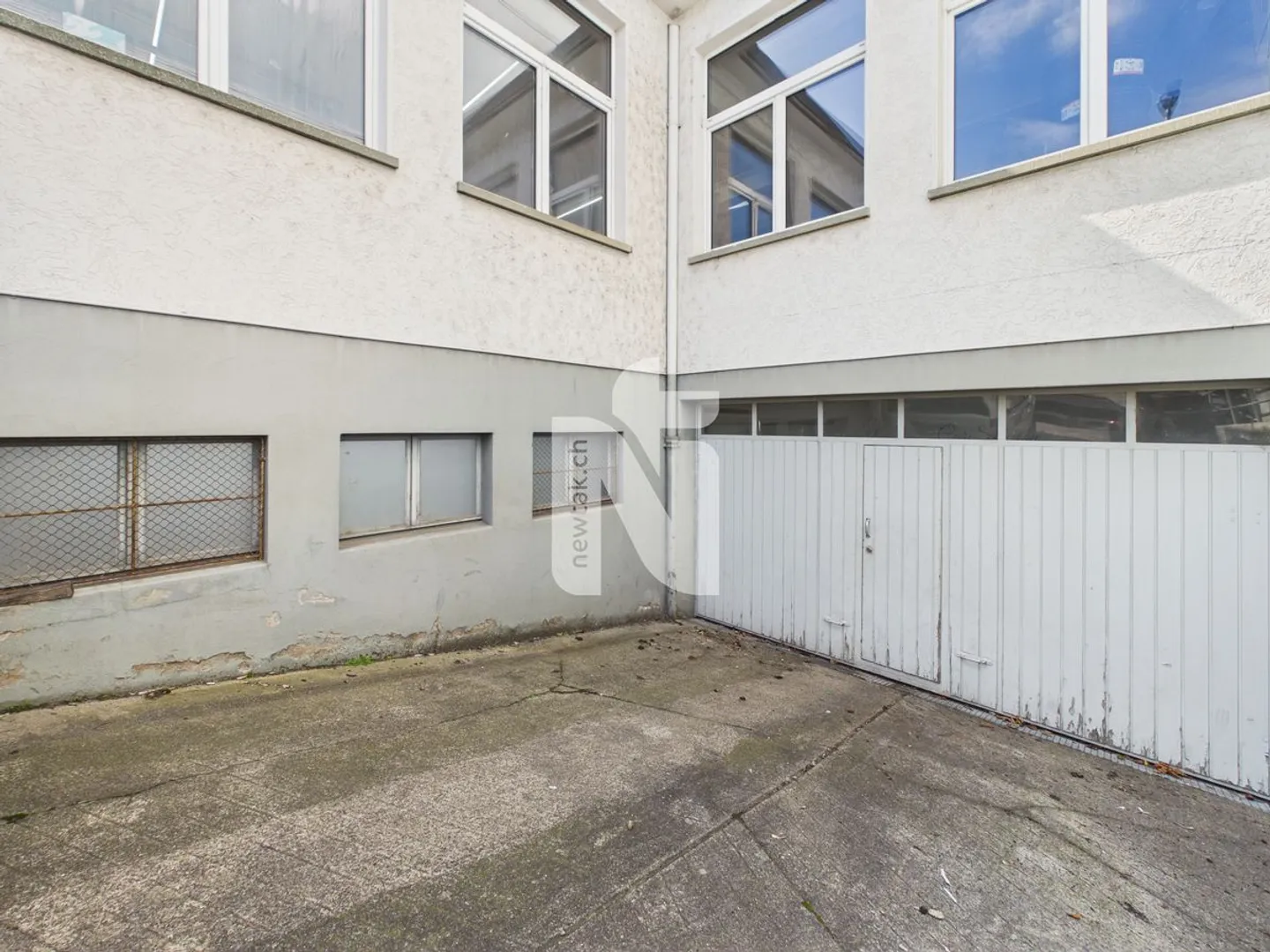 Geräumige Einstellhalle in Allschwil - Foto 1 von 6