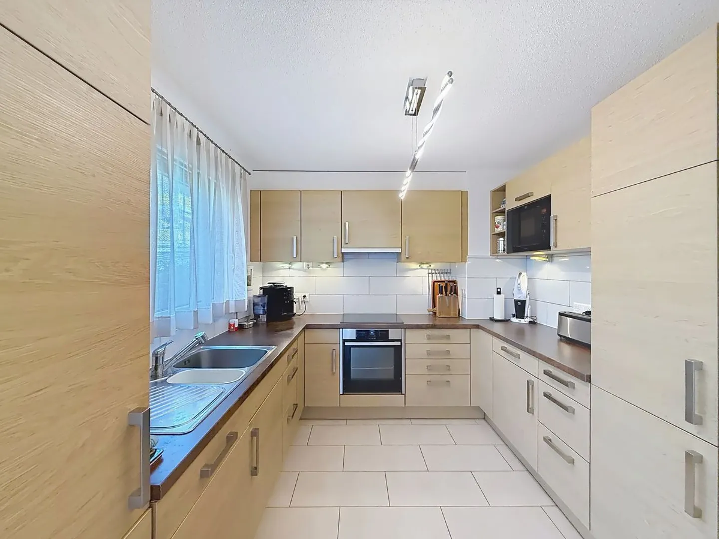 La Sarraz - Magnifica casa funzionale ideale per una famiglia - Foto 3 di 11
