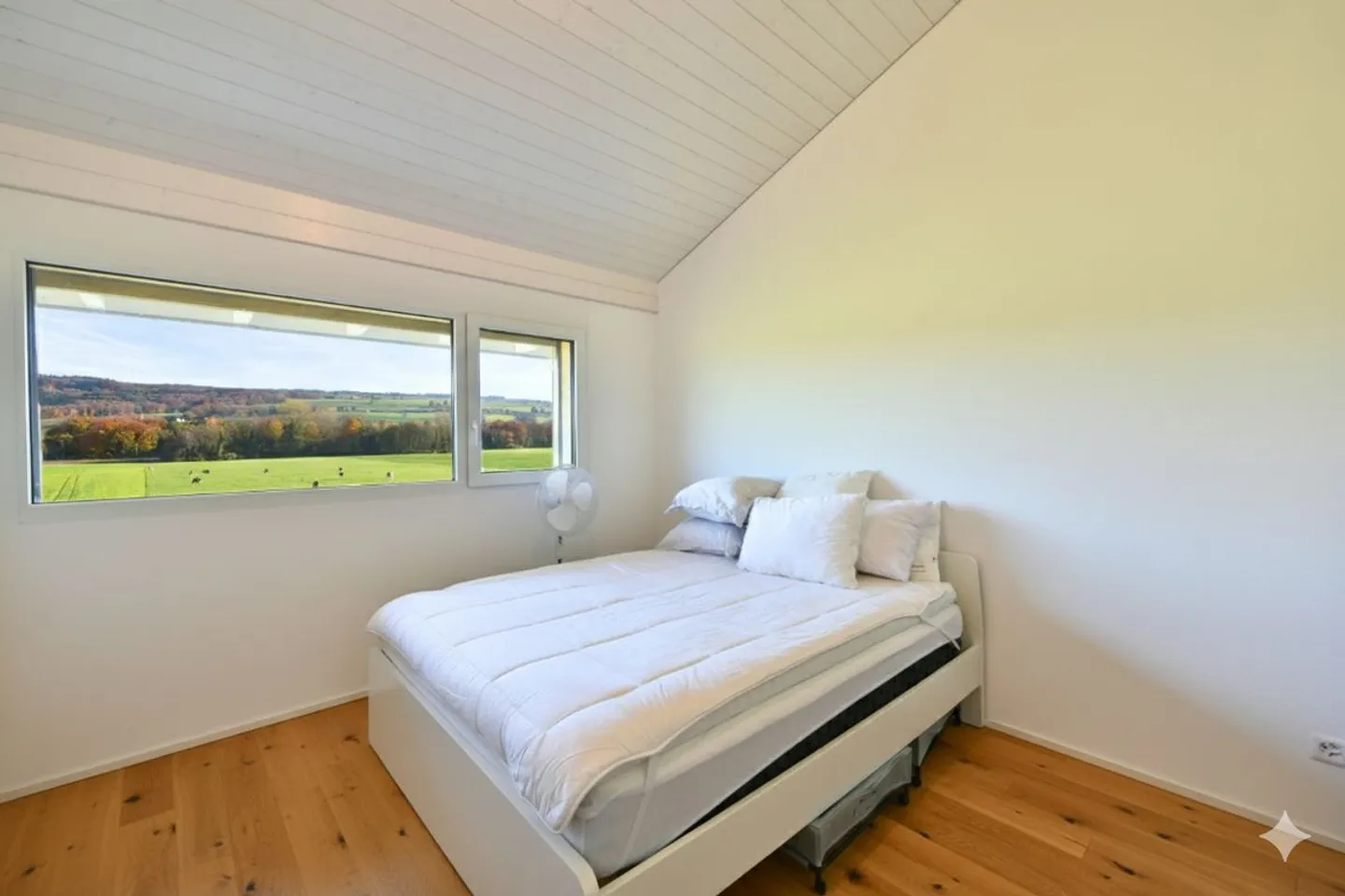 Semi-detached house with garden, in the heart of a peaceful environment - Photo 5 of 9