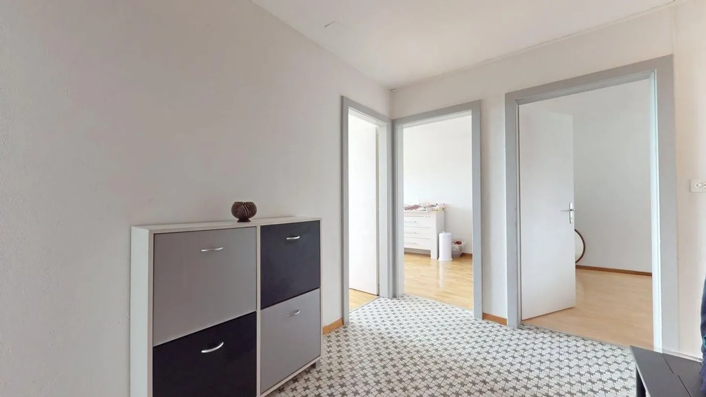 Grandcour 4½ locali - 85 m², con balcone e giardino adiacente - Foto 2 di 9