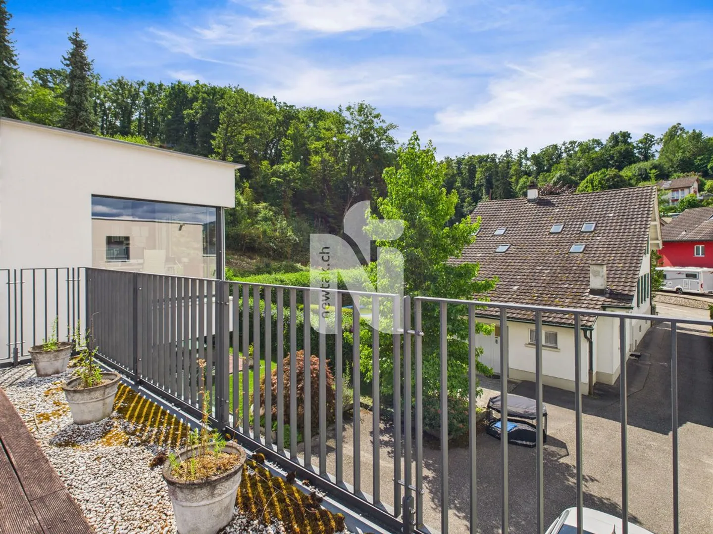 Tranquillo, moderno, luminoso, con grande balcone, terrazza, giardino e carport - Foto 13 di 13
