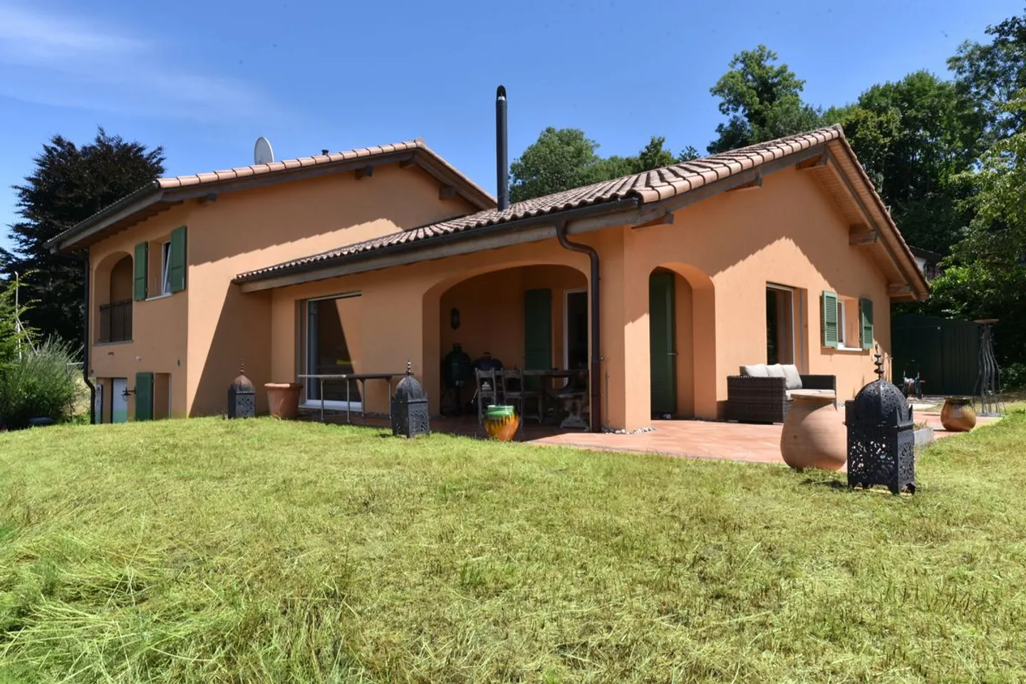 Villa Moderna con Vista Panoramica sul Lago - Foto 1 di 12