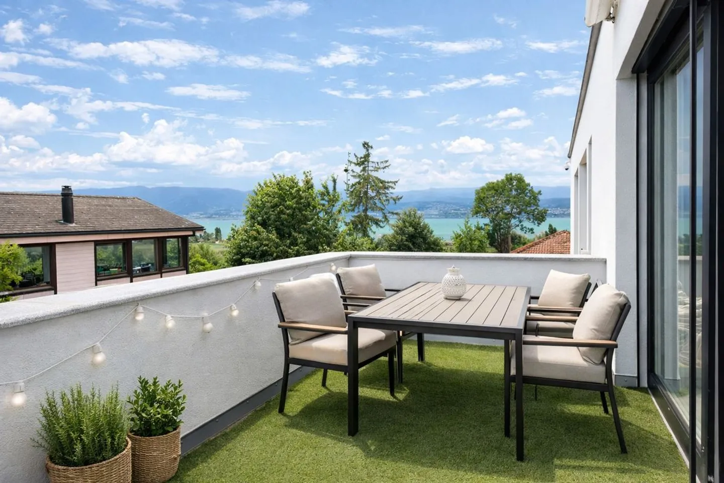 Contemporary villa with pool and lake view - Photo 5 of 13