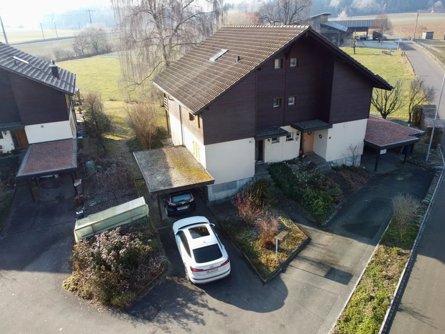 Sanierungsbedürftige Doppelhaushälfte - Foto 1 von 13