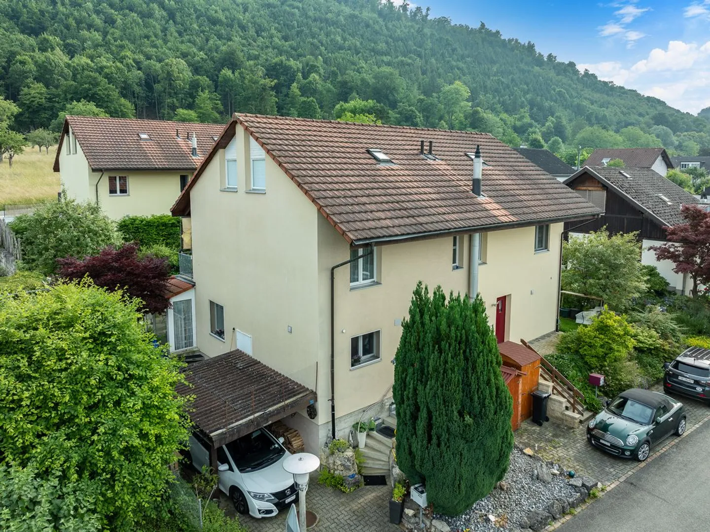 Charmantes halb freistehendes 5.5-Zi-Einfamilienhaus -familienfreundlich, ruhig, sonnig - Foto 3 von 13