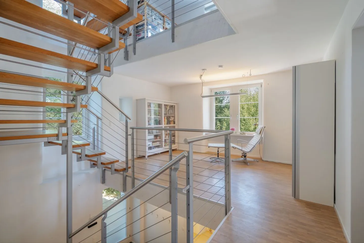 Storia, Stile e Natura - Il Tuo Gioiello Residenziale sul Canale Reuss - Foto 7 di 13