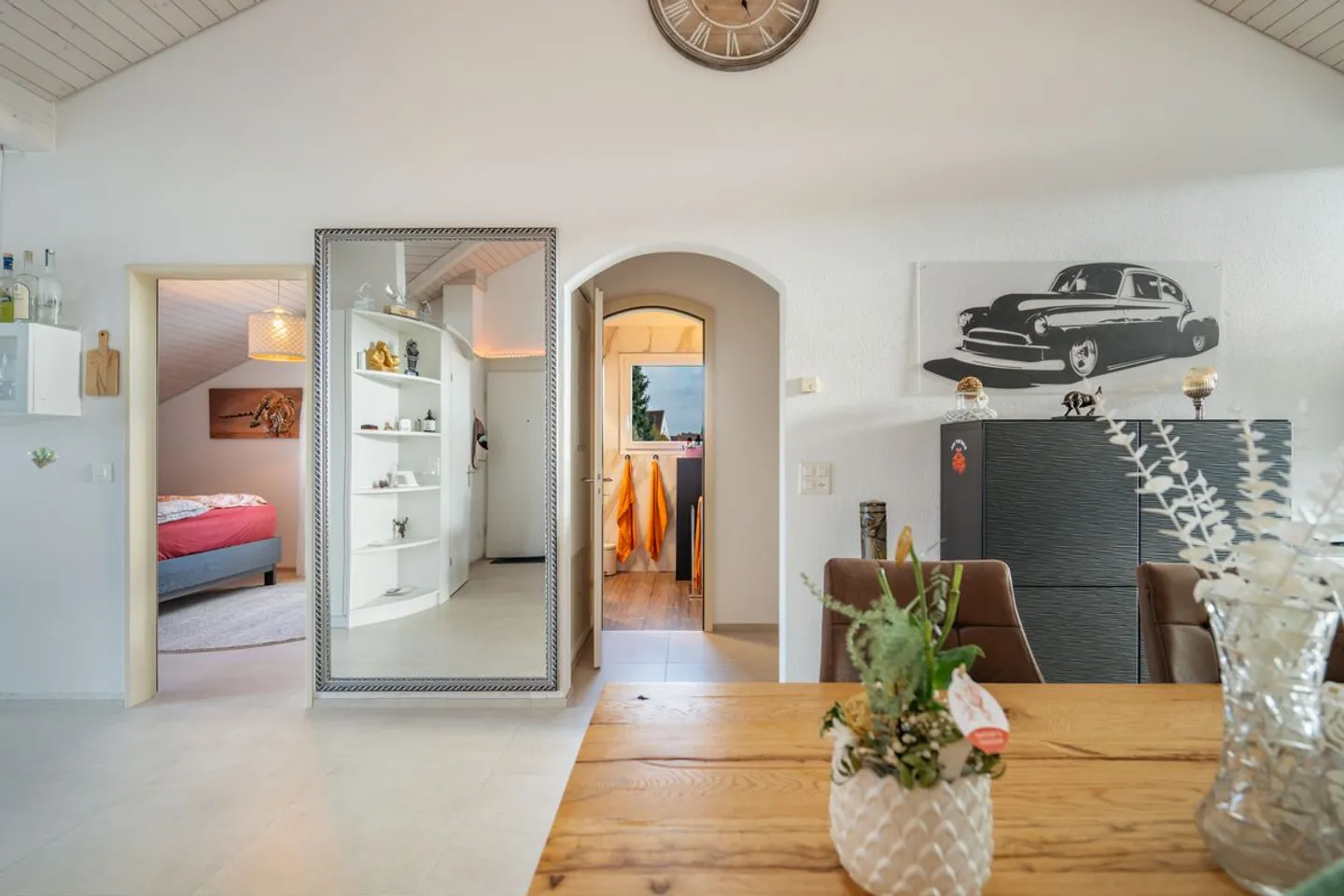 Appartement sous les combles attrayant de 3½ pièces avec locataires existants - Photo 9 sur 12