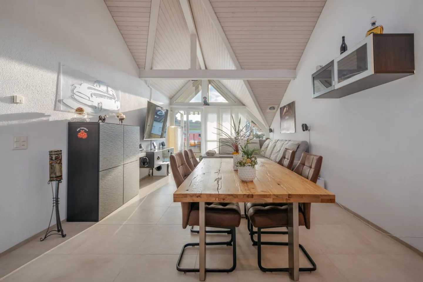 Appartement sous les combles attrayant de 3½ pièces avec locataires existants - Photo 8 sur 12