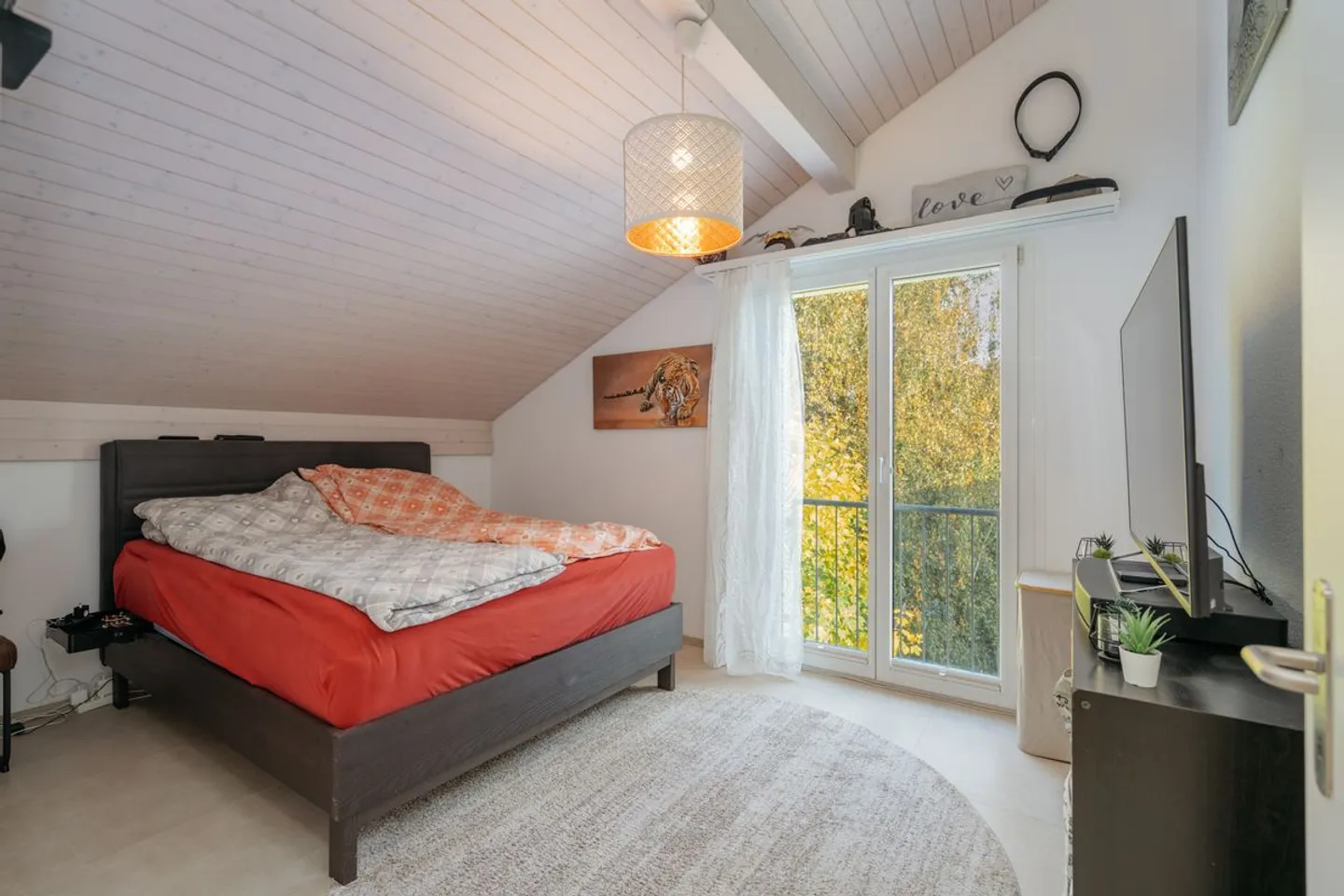 Appartement sous les combles attrayant de 3½ pièces avec locataires existants - Photo 10 sur 12