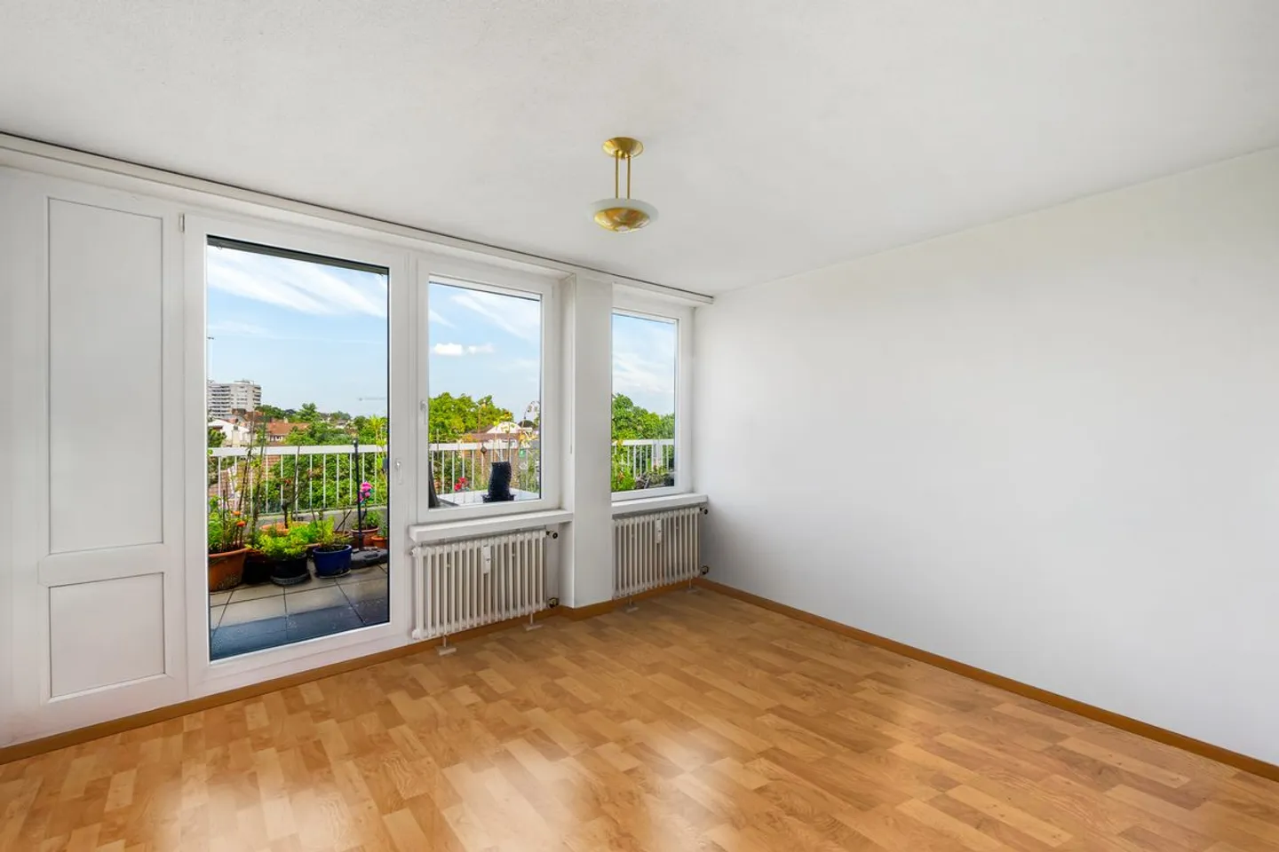 Attic / Maisonette Apartment. Rare Opportunity in Top Location in BS! - Photo 12 of 13