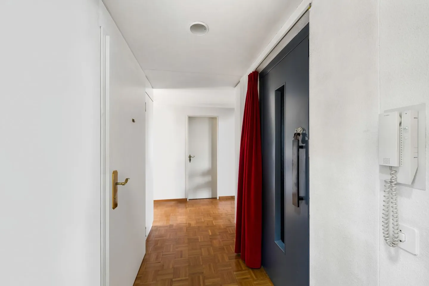 Attic / Maisonette Apartment. Rare Opportunity in Top Location in BS! - Photo 3 of 13