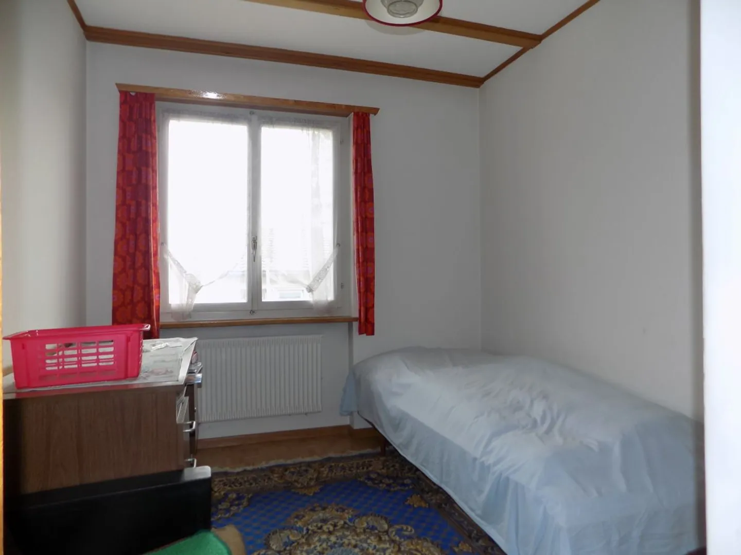 Charmante maison individuelle nécessitant des rénovations avec un appartement séparé, grand jardin et garage. - Photo 9 sur 10