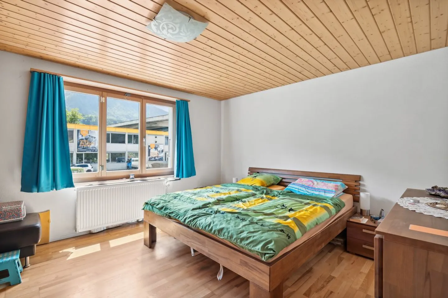 Großes, vollständig renoviertes 6,5-Zimmer-Haus am Eingang des Dorfes Eschert - Foto 3 von 7