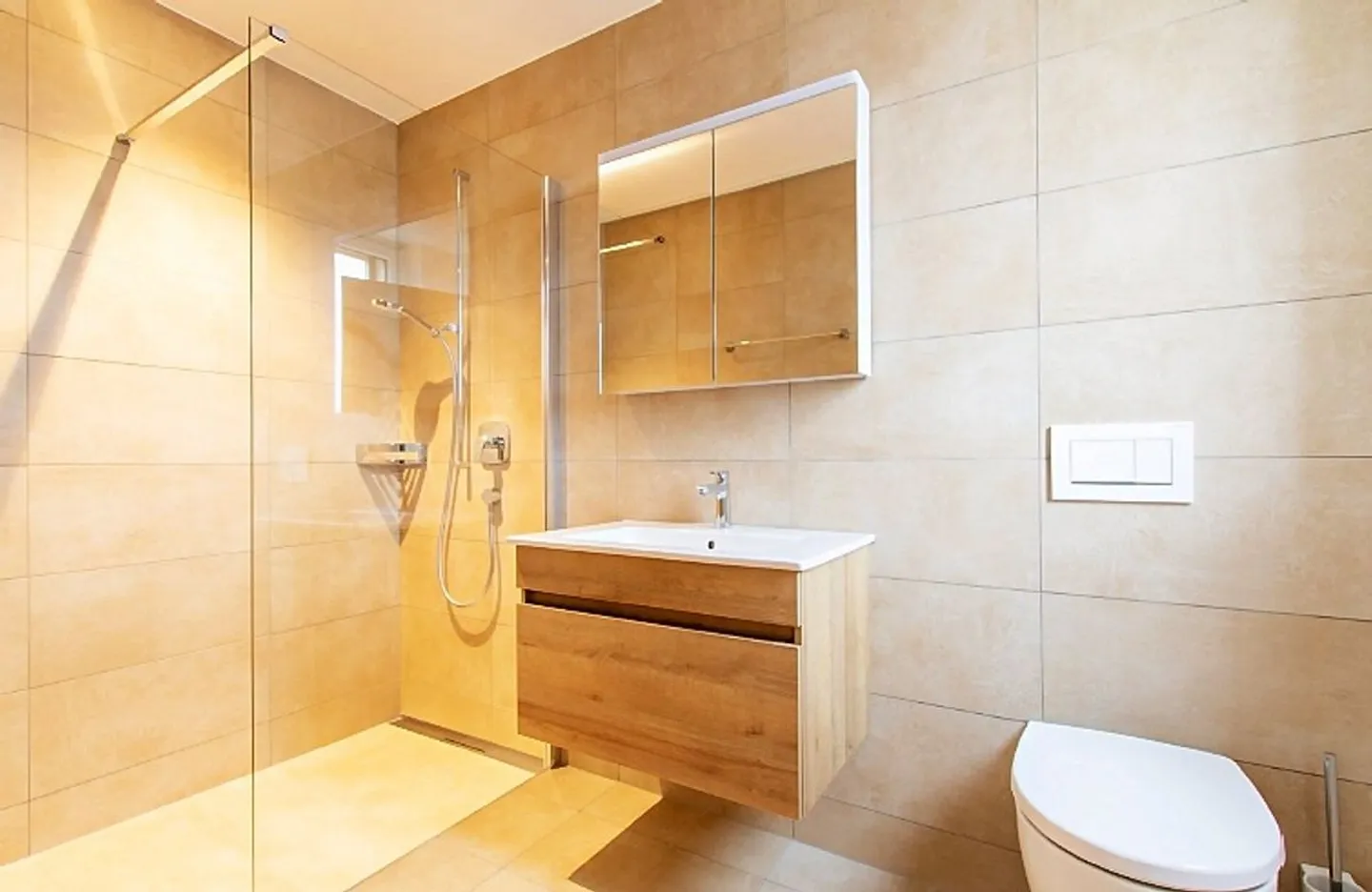 Exklusives Wohnerlebnis: Neuwertige 4.5-Zimmer-Wohnung - Foto 5 von 8