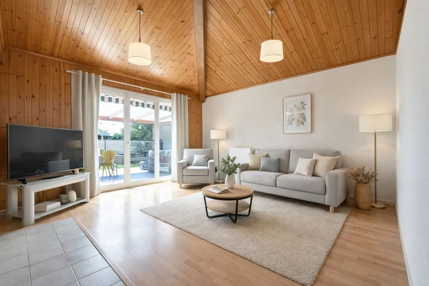 Comfort, space and light - Semi-detached villa with swimming pool - Photo 2 of 12