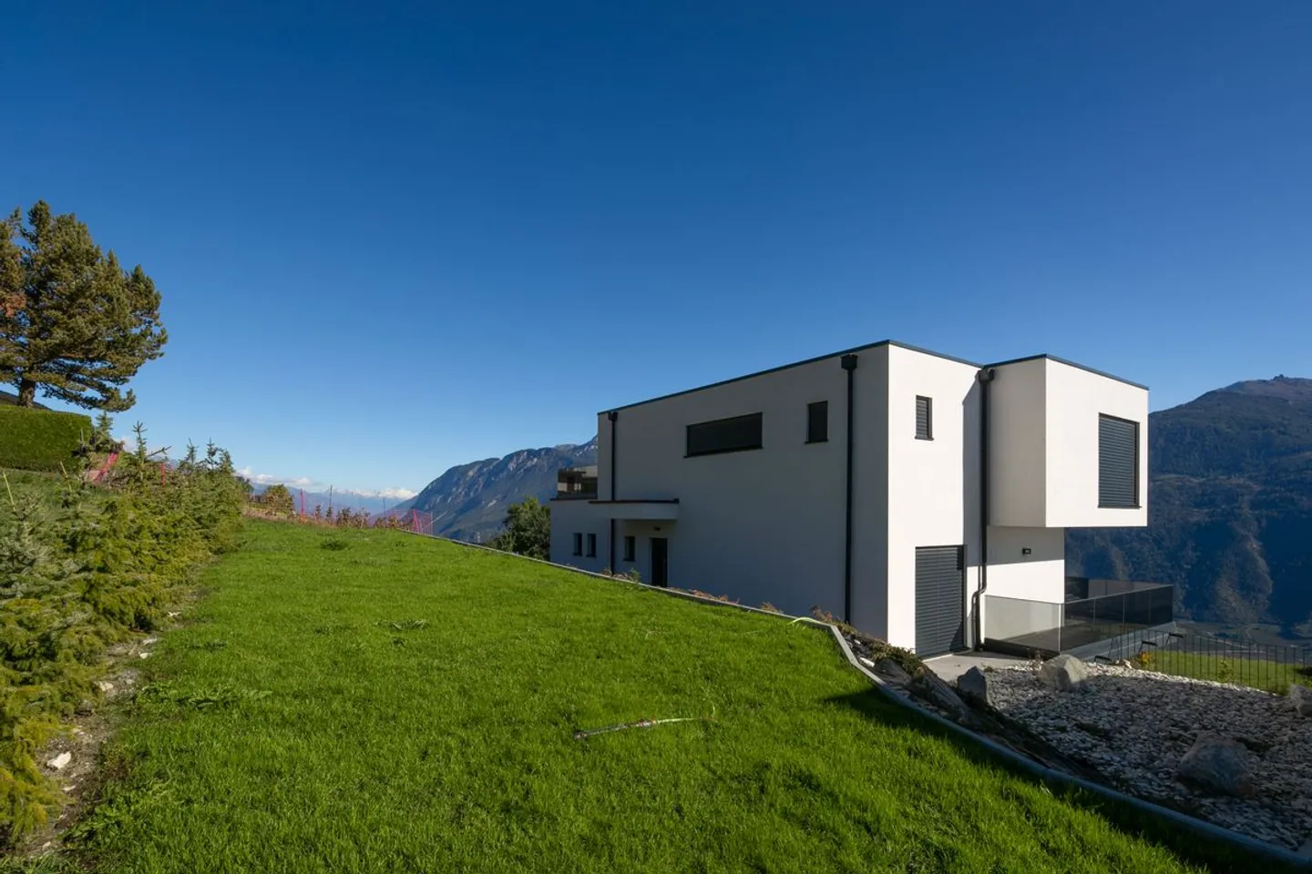 Außergewöhnliche neue Villa in Crans-Montana - Foto 13 von 13
