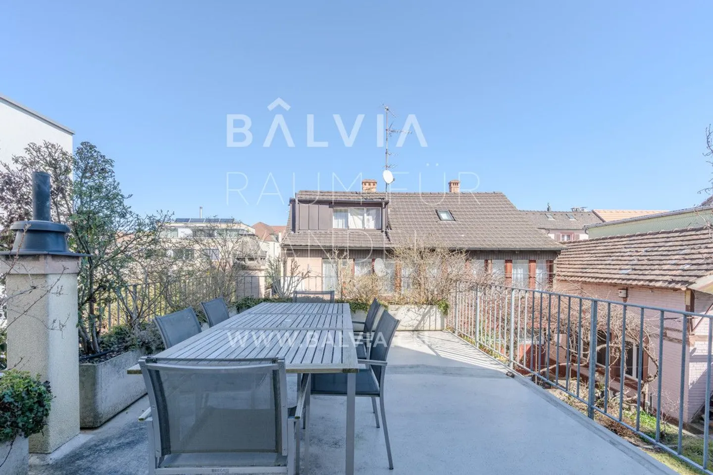 Casa unifamiliare vicino al centro - limitata fino alla fine di settembre 2028 - Foto 2 di 12