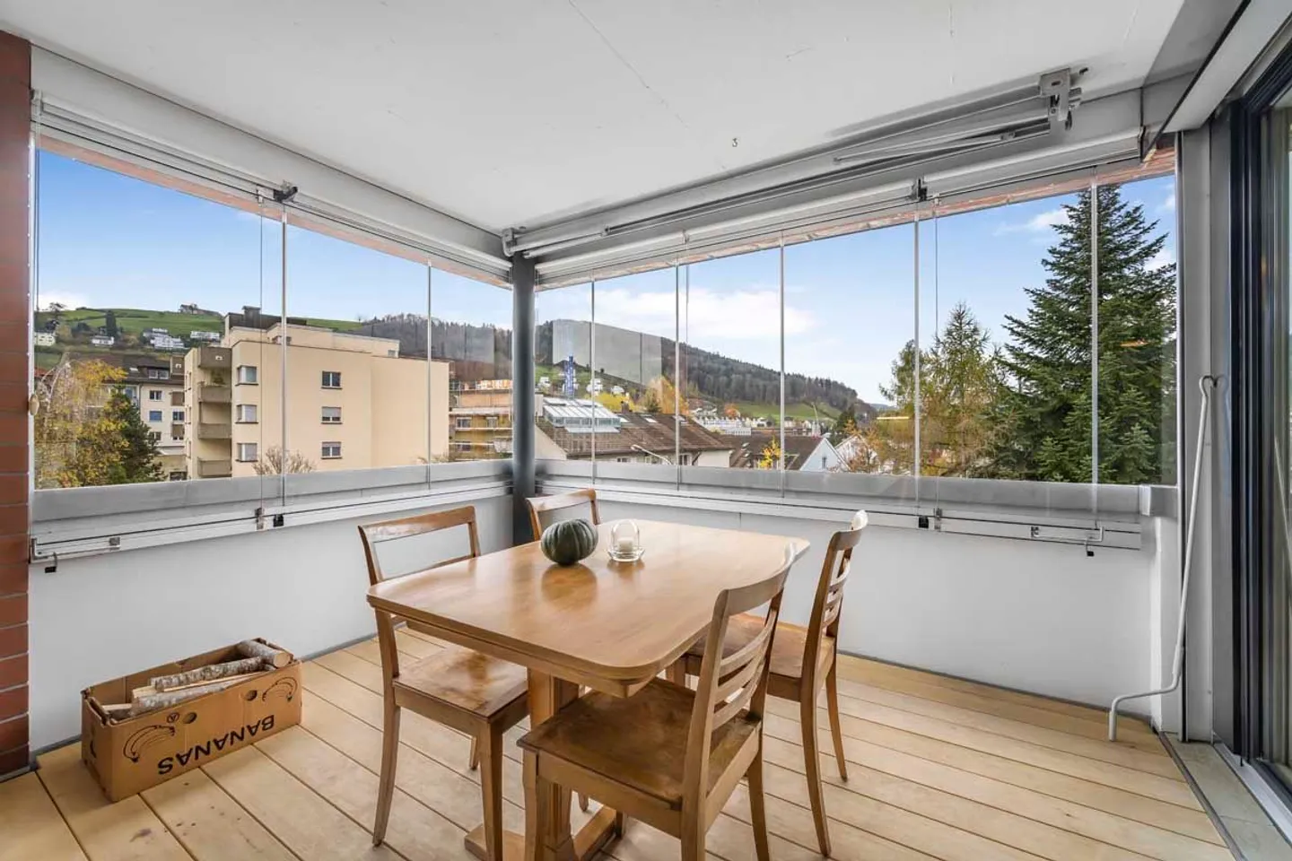 Exquisite Apartment in a Sunny and Quiet Location with a View - Photo 7 of 13
