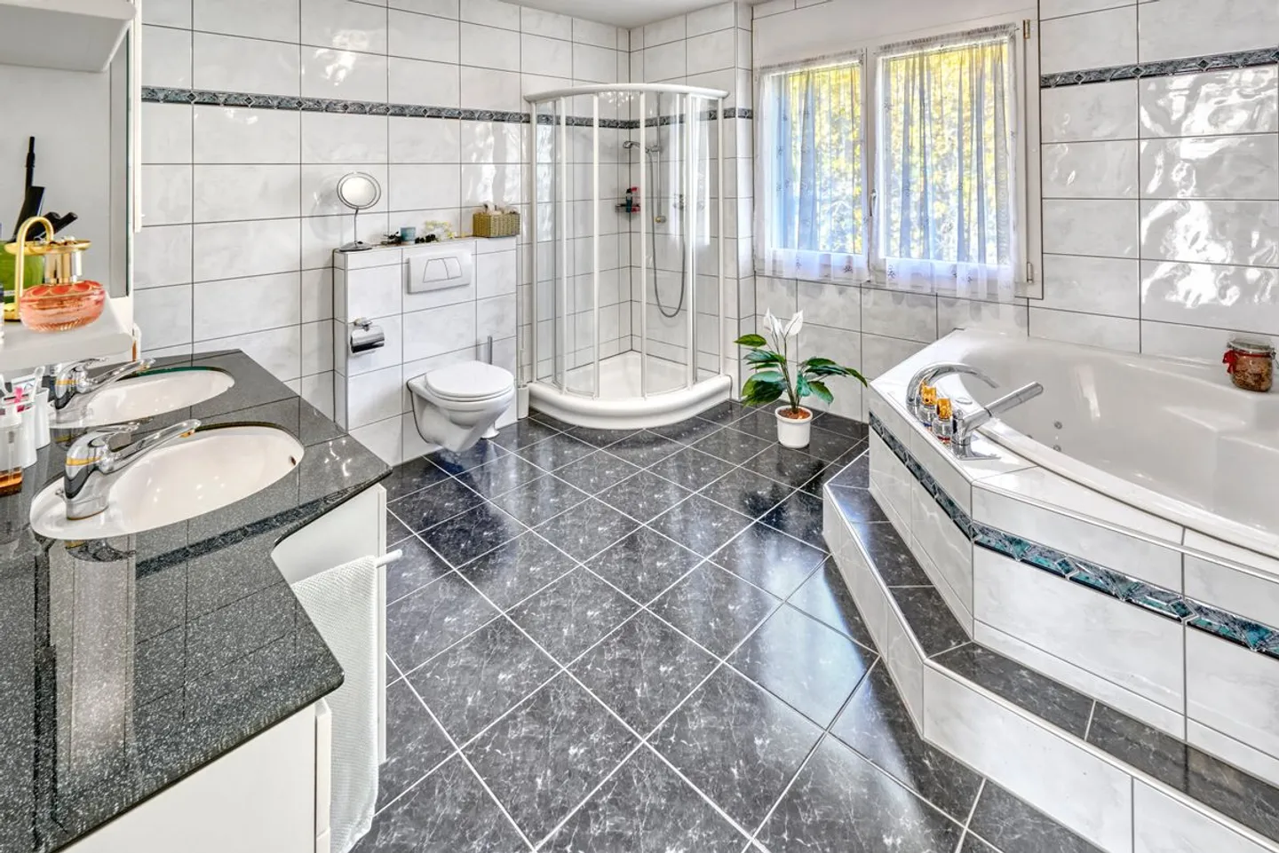 Für Investoren und Selbstnutzer gleichermassen interessant - Photo 6 of 11