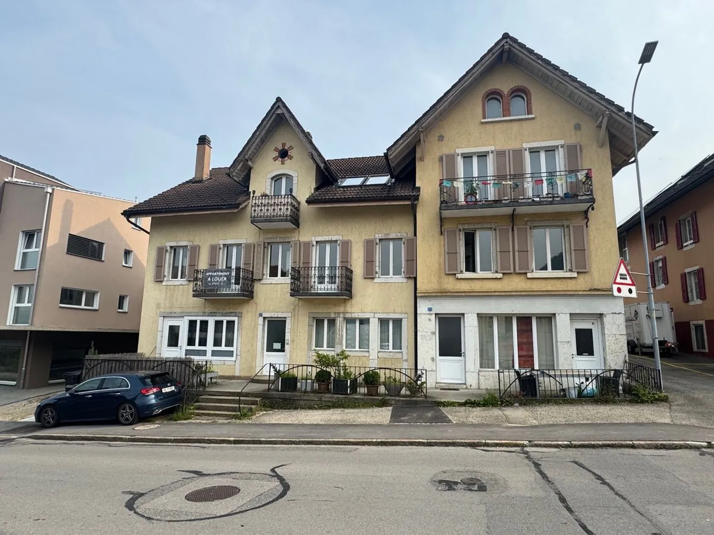 Affascinante edificio redditizio - Foto 1 di 13