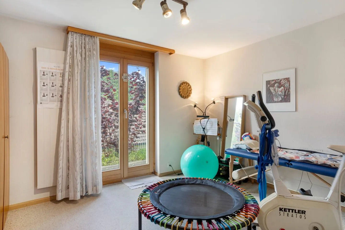 Freistehendes 5.5-Zi-Einfamilienhaus mit Aussicht, Charme und zwei Wege zum Glück - Foto 12 von 13
