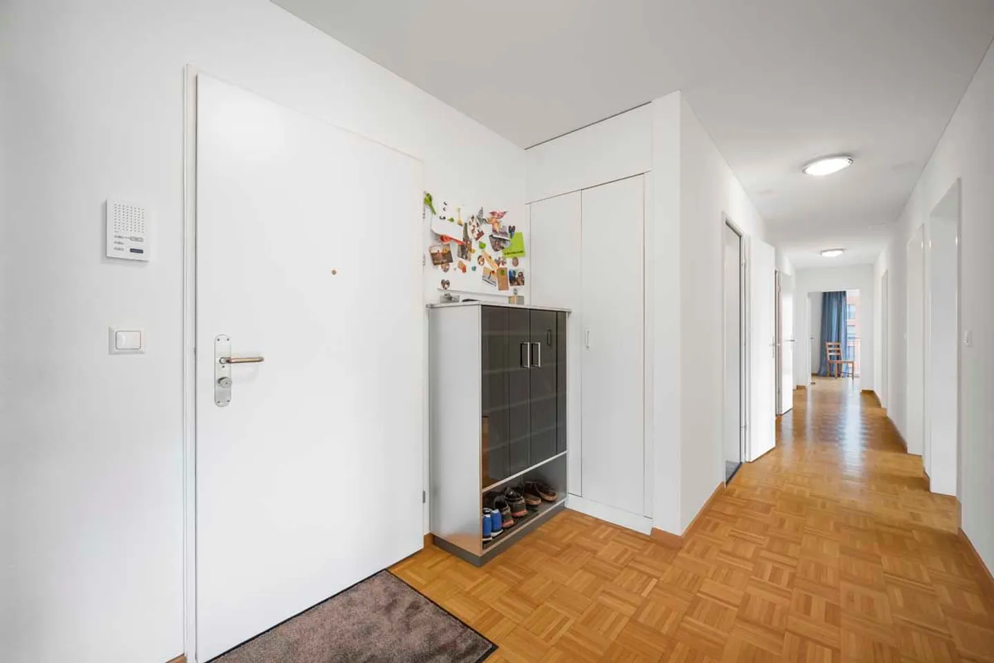 Exquisite Apartment in a Sunny and Quiet Location with a View - Photo 10 of 13