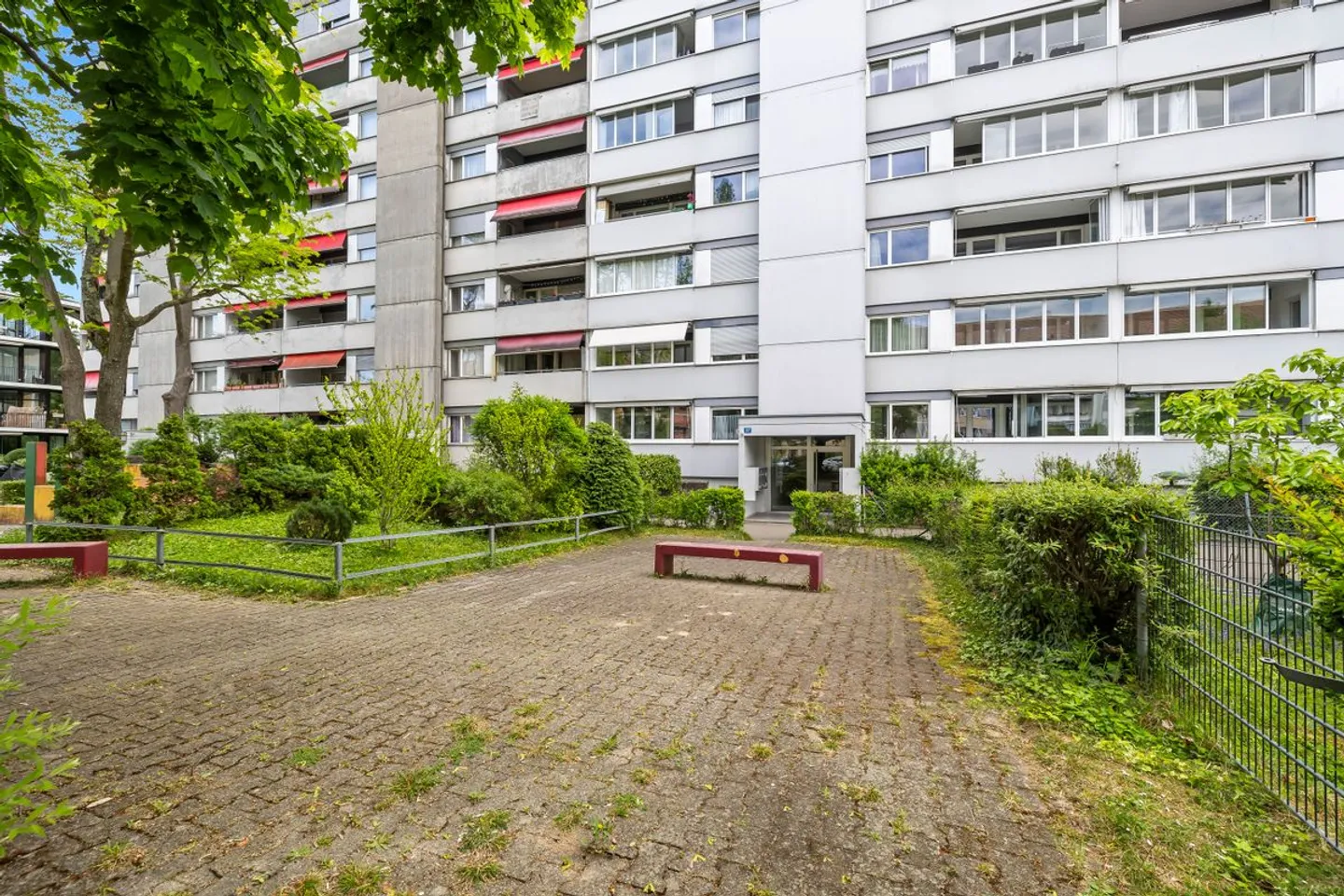 Modern, central and 2 parking spaces included - Photo 13 of 13